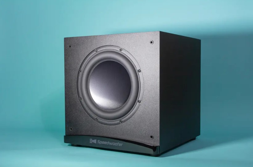 Free Air Subwoofer Vs. Enclosed: Which Is Better?