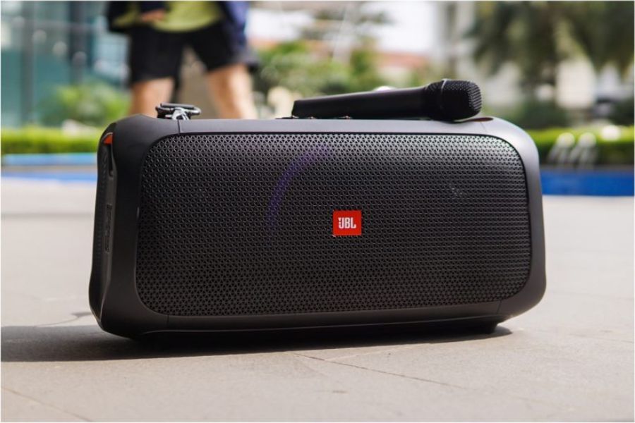 JBL leads the audio market