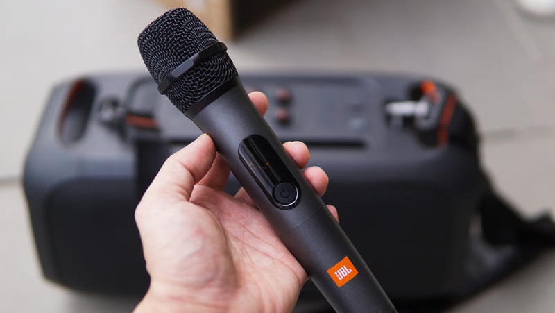 Maintaining Your JBL Microphone and Speaker Connection
